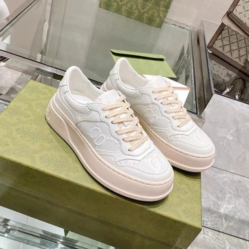 Gucci Sneakers Low-Top Platform GG Monogram — Pinkish white