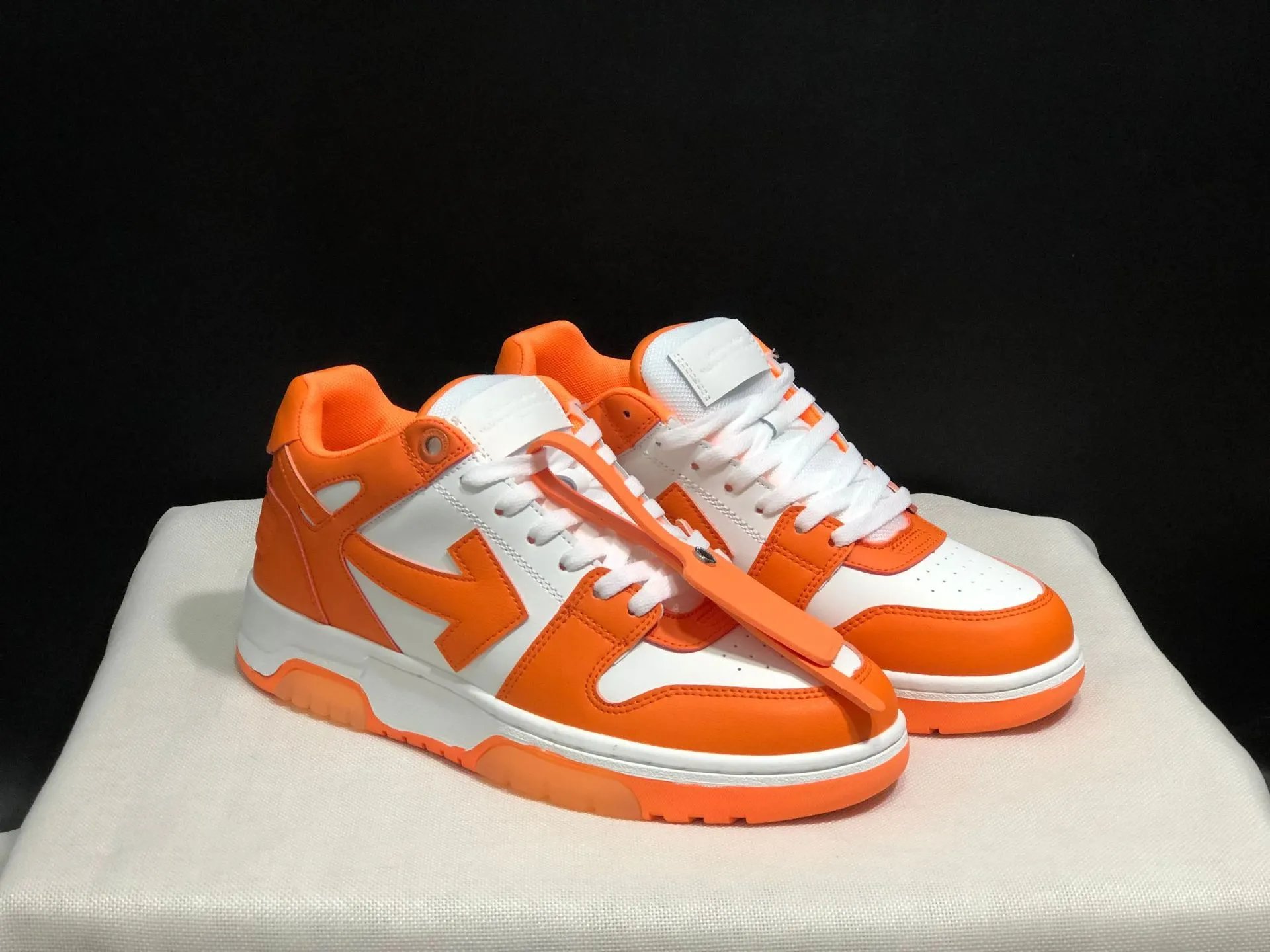 Off-White Sneakers Arrow Logo High-Top — #25