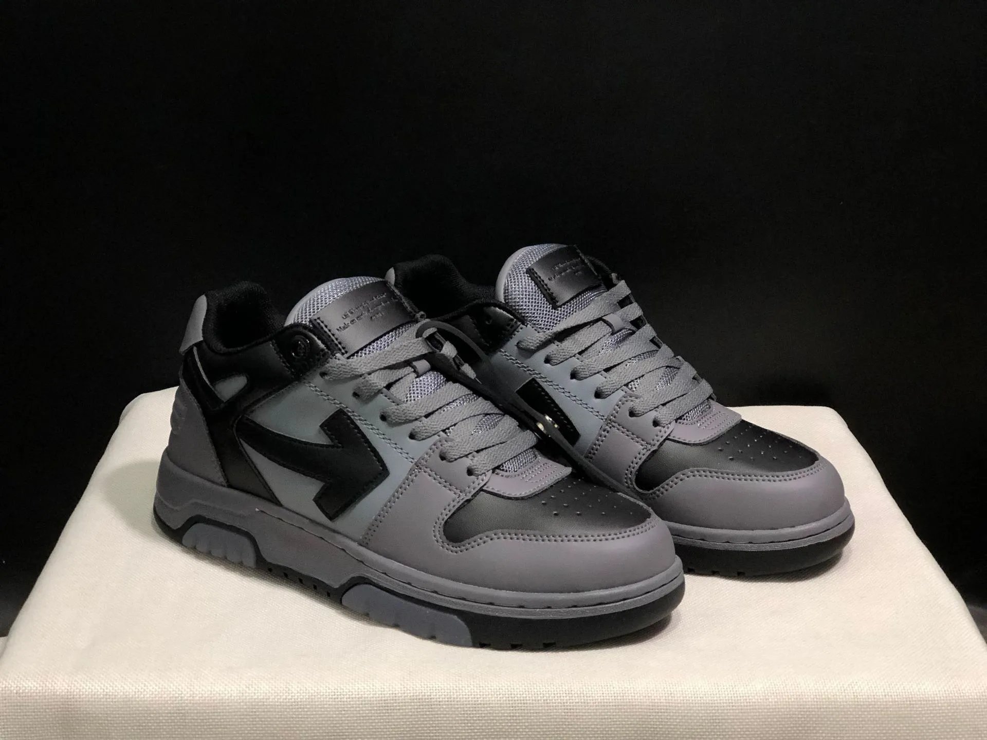 Off-White Sneakers Arrow Logo High-Top — #29