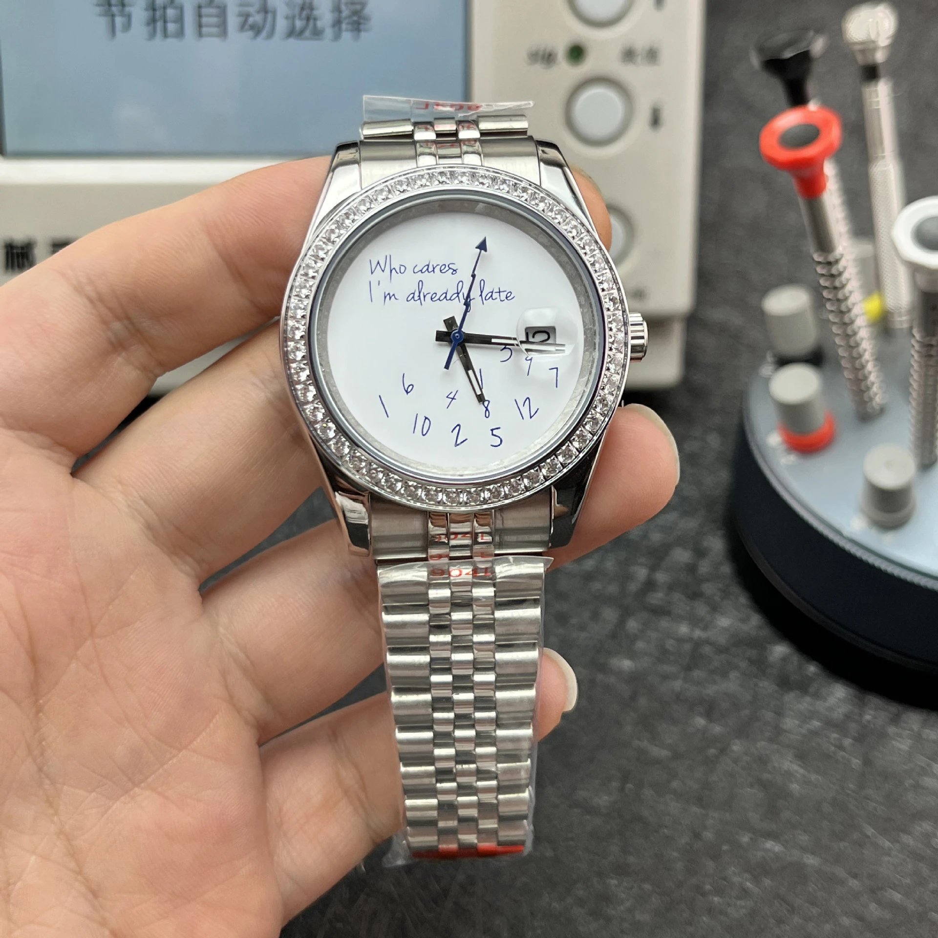 Diamond Bezel Luminous Blue Hands