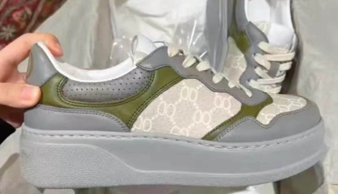 Gucci Sneakers Low-Top Platform GG Monogram — Gray-green