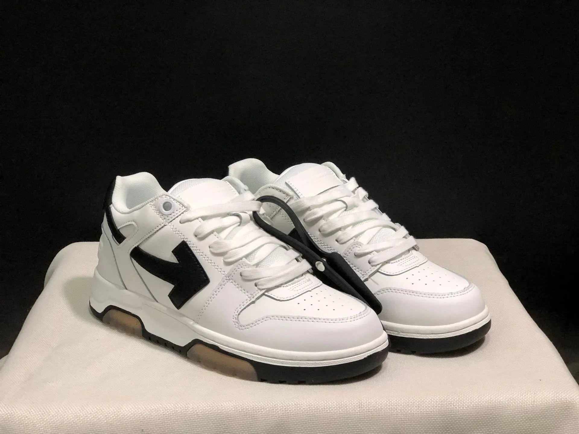 Off-White Sneakers Arrow Logo High-Top — #26