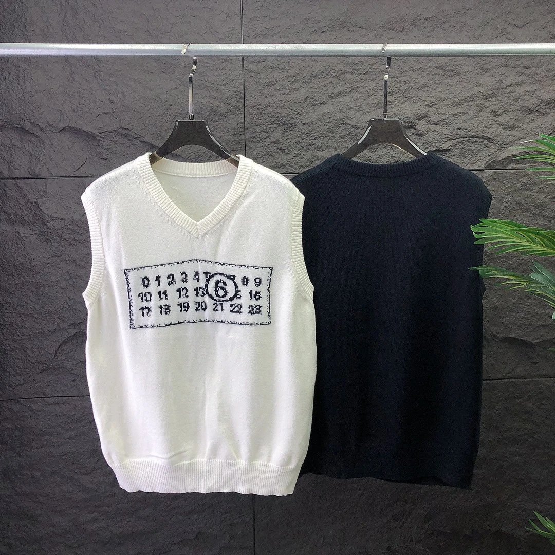 Knit Vest with Number Grid Design [2 styles]