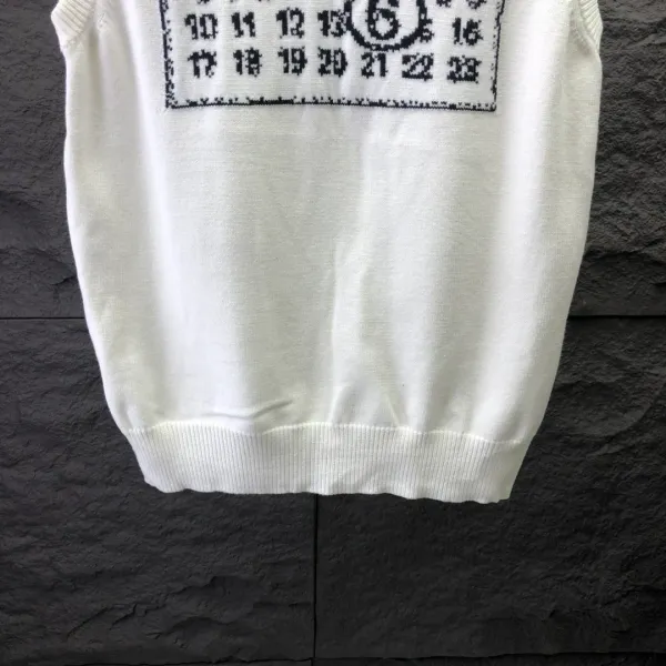 Maison Margiela Tabi Number Print Knit Vest-Top White - 8