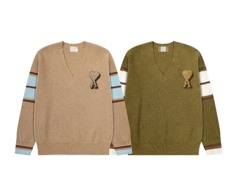 Design Heart-Embellished V-Neck Ribbed Sweater Olive Green - 4