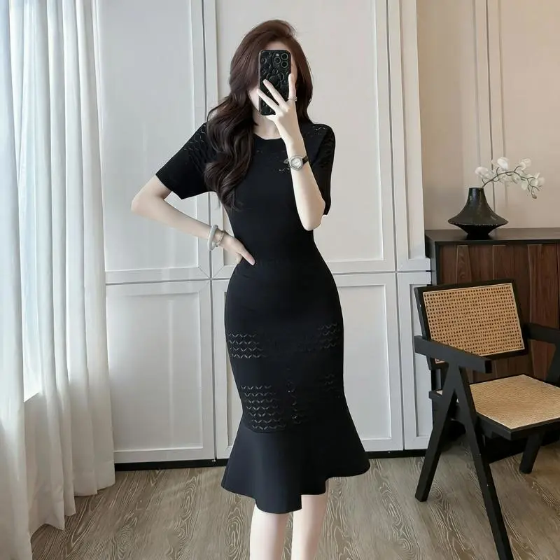 Summer new style socialite Xiaoxiangfeng ice silk dress women's summer temperament high-end hollow high-waisted thin short-sleeved knitted fishtail skirt