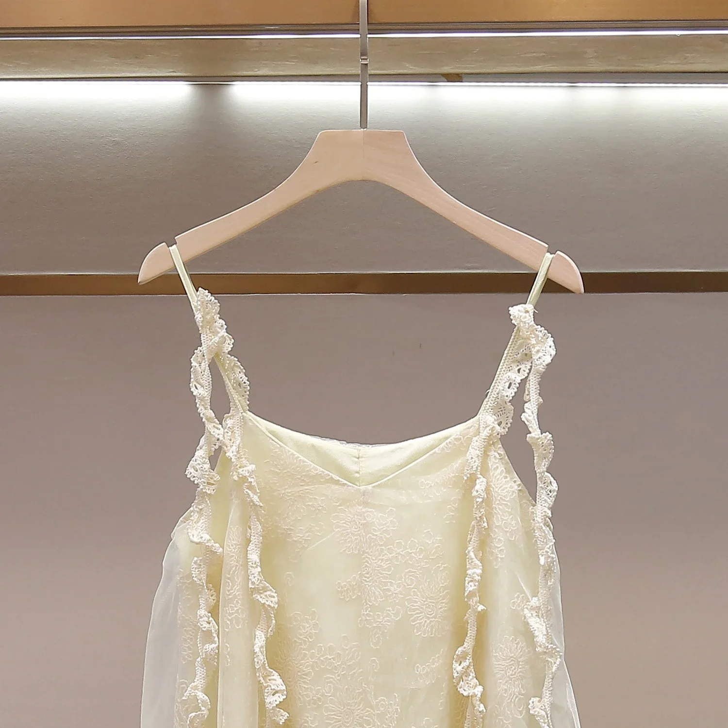 Summer new romantic French elegant lace splicing backless suspender dress