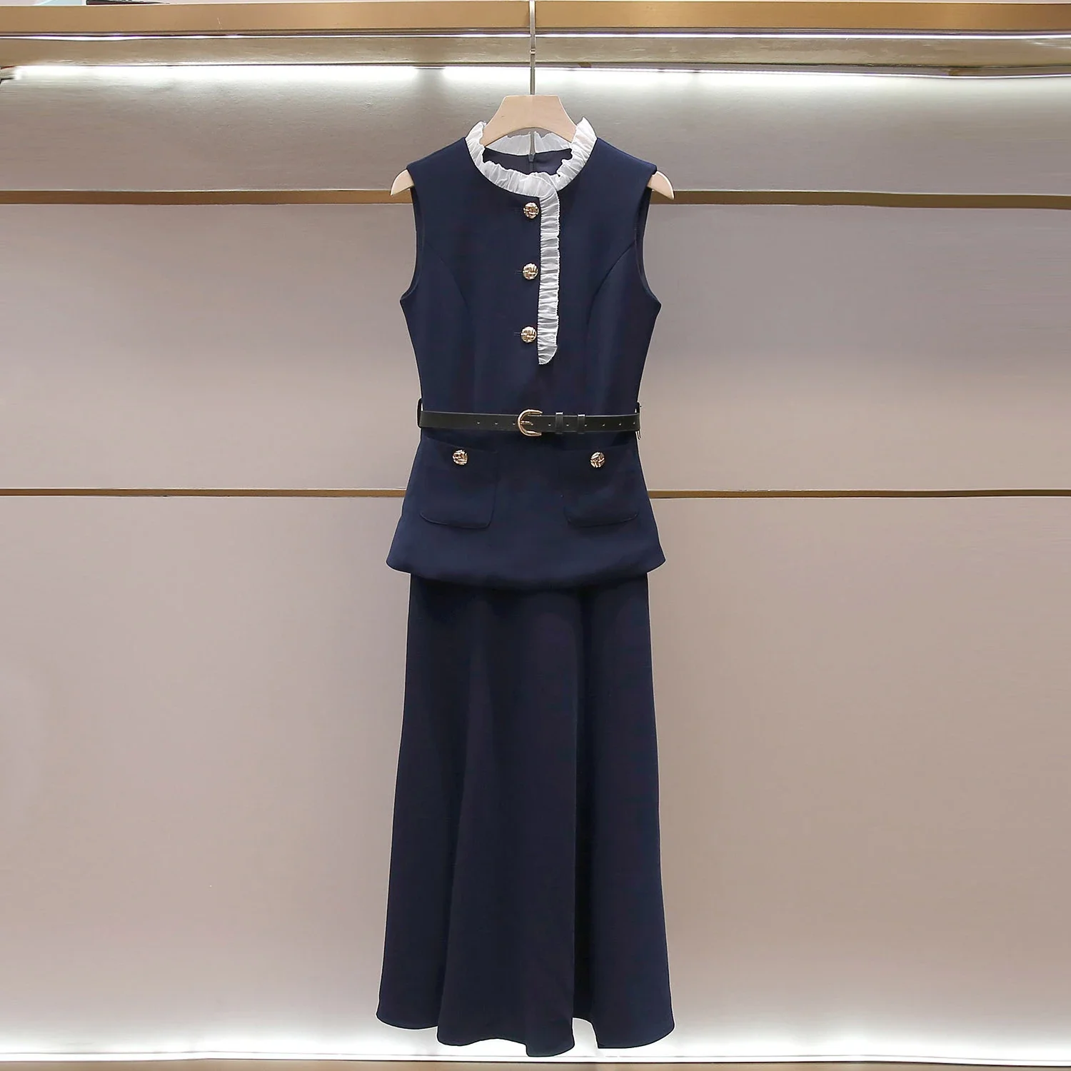 SP's new summer style French rich lady's pleated stand-up collar vest fake two-piece long waist dres