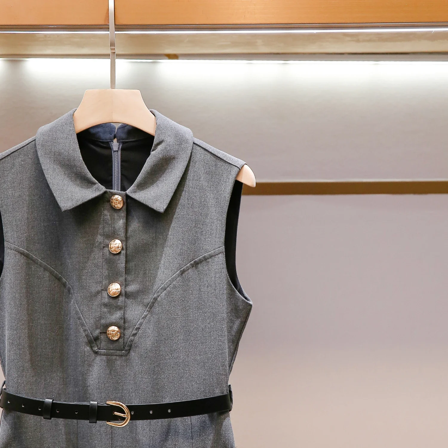 SP's new summer style French casual style celebrity lapel A-line waist slimming long vest pleated dress