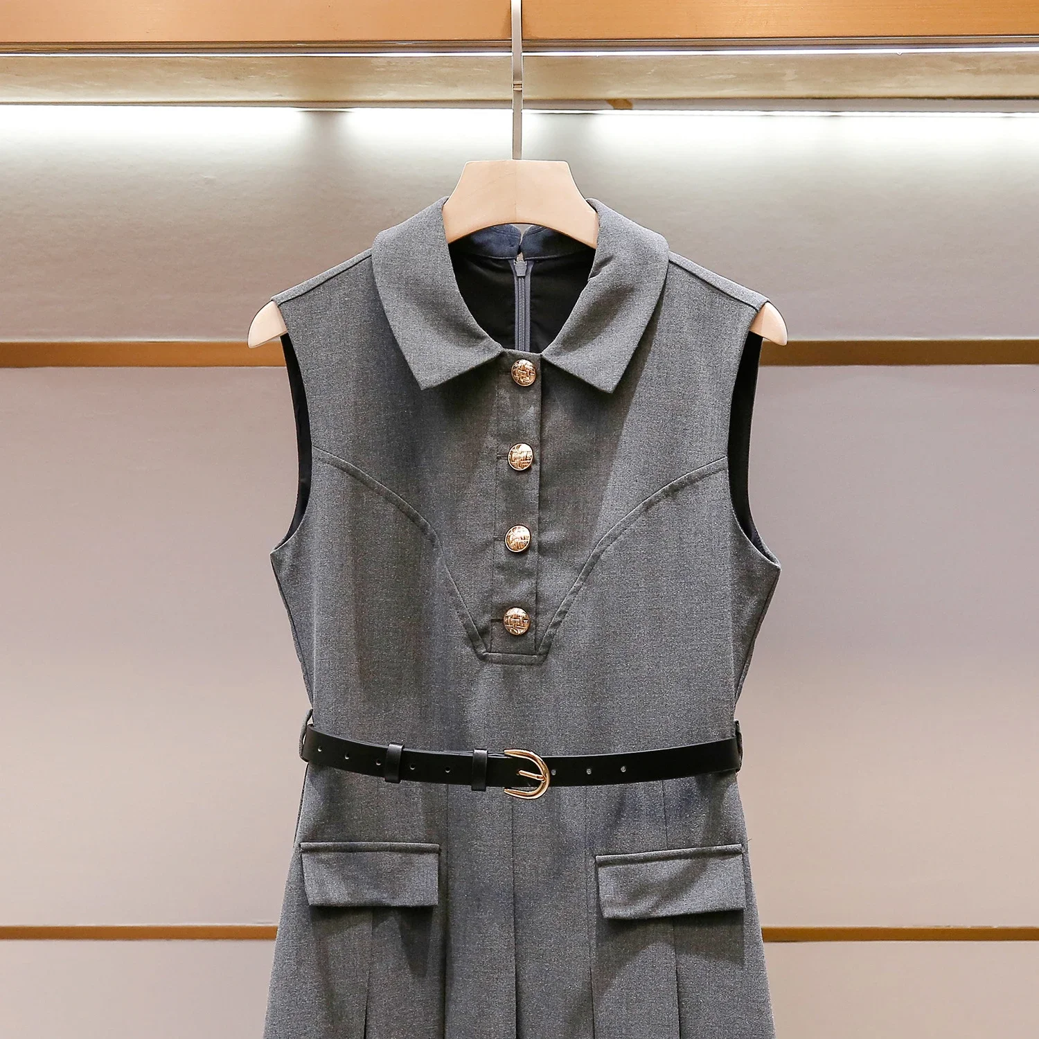 SP's new summer style French casual style celebrity lapel A-line waist slimming long vest pleated dress