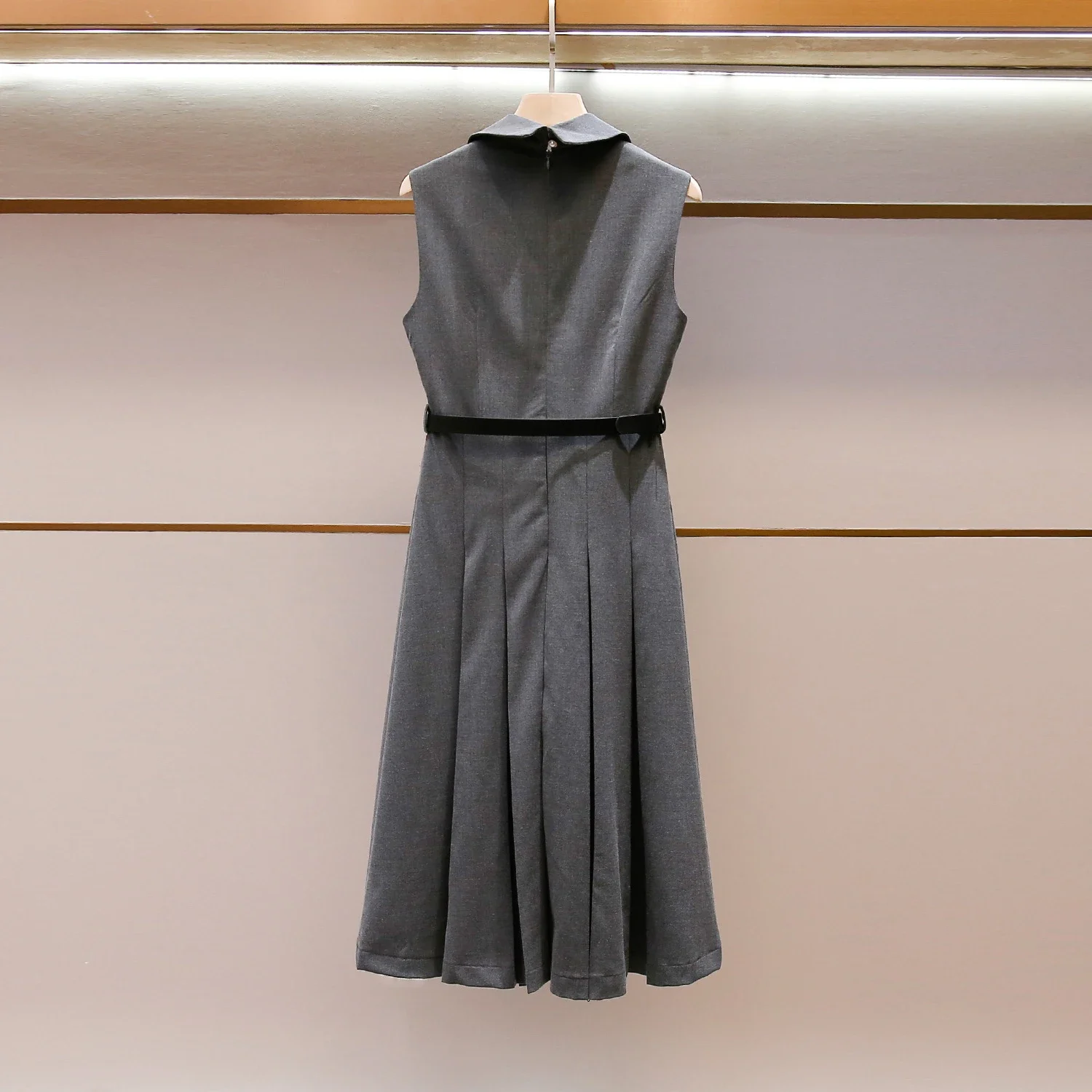 SP's new summer style French casual style celebrity lapel A-line waist slimming long vest pleated dress