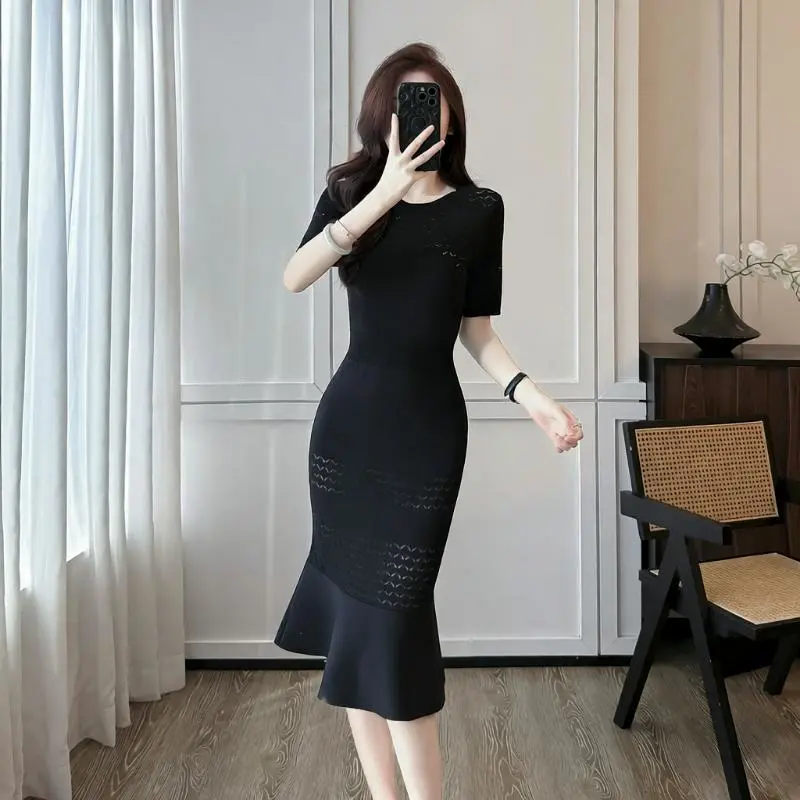 Summer new style socialite Xiaoxiangfeng ice silk dress women's summer temperament high-end hollow high-waisted thin short-sleeved knitted fishtail skirt