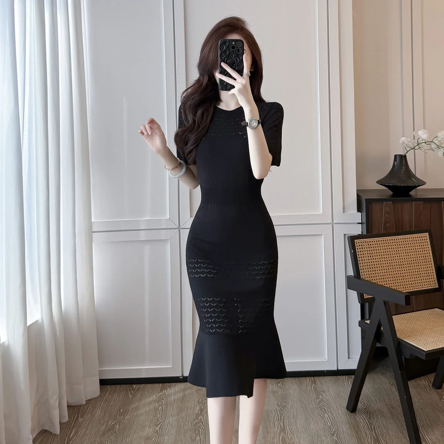 Summer new style socialite Xiaoxiangfeng ice silk dress women's summer temperament high-end hollow high-waisted thin short-sleeved knitted fishtail skirt