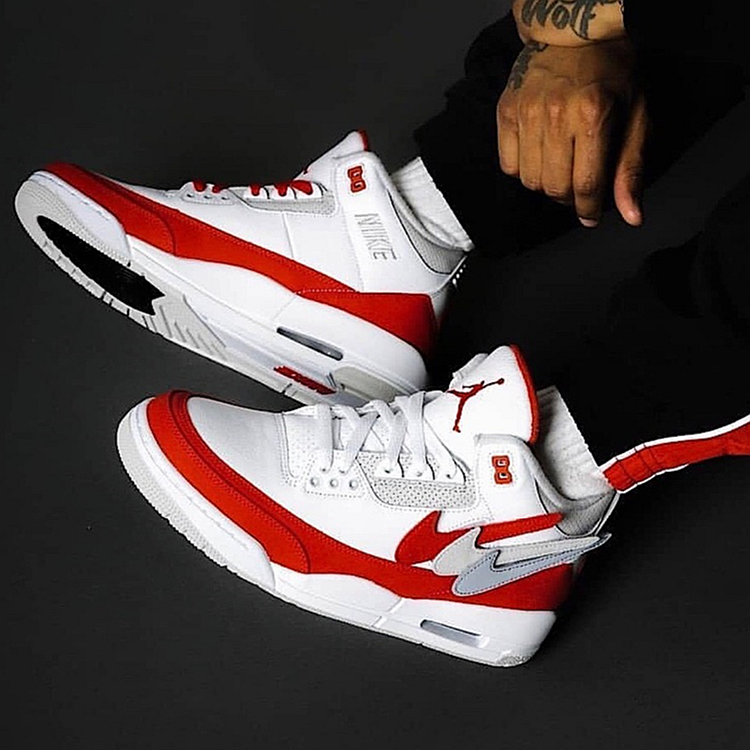 White and Red Manuscript CJ0939-100