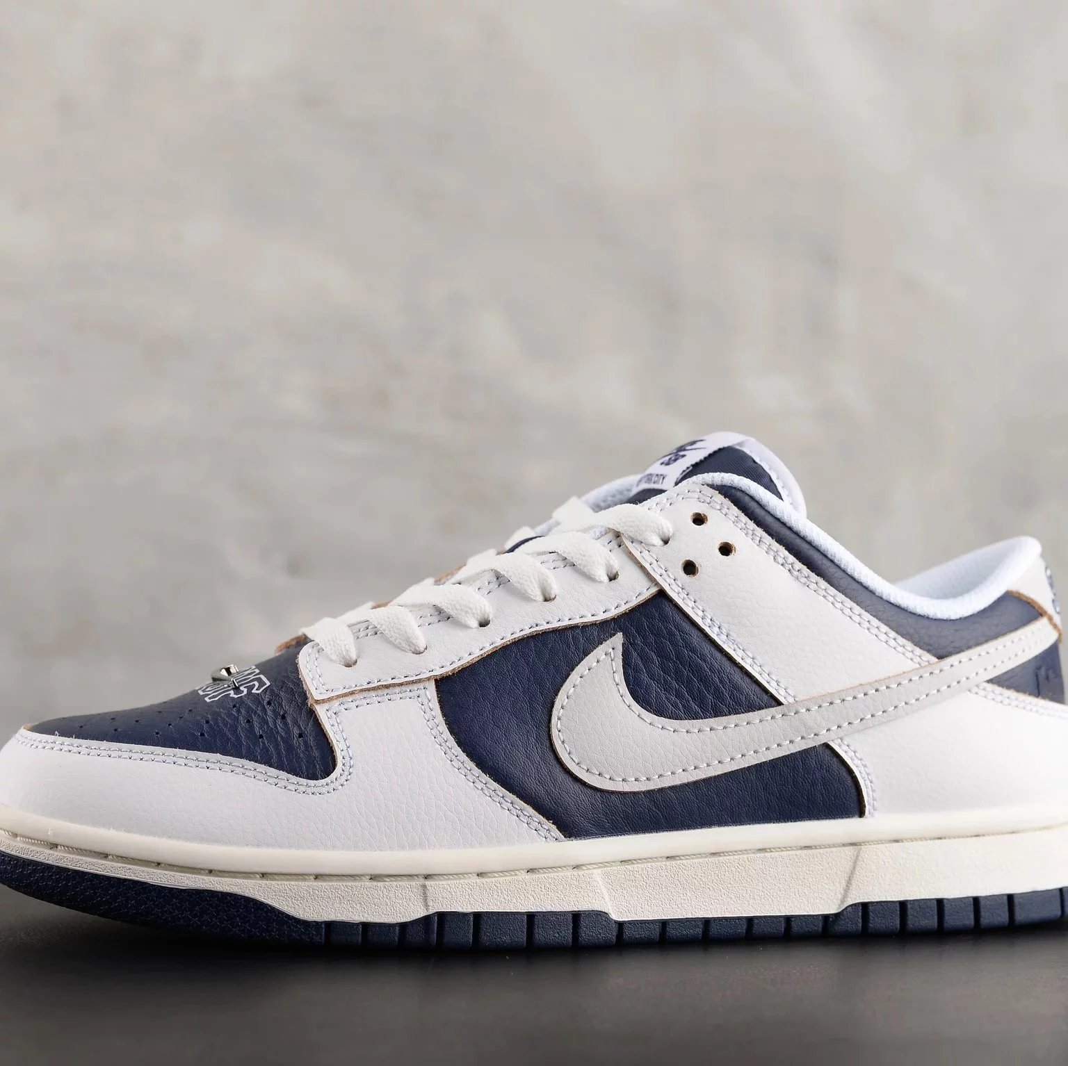Chunky Dunky Shoes — NYC White Blue Scraper FD8775-100 colorway — USFans Spreadsheet photo