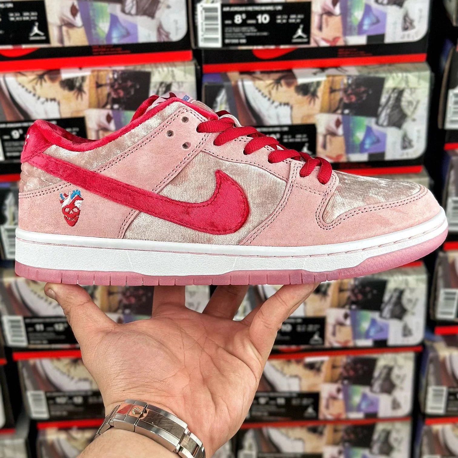 Chunky Dunky Shoes — Strangelove x Dunk Valentine's Day CT255 colorway — USFans Spreadsheet photo