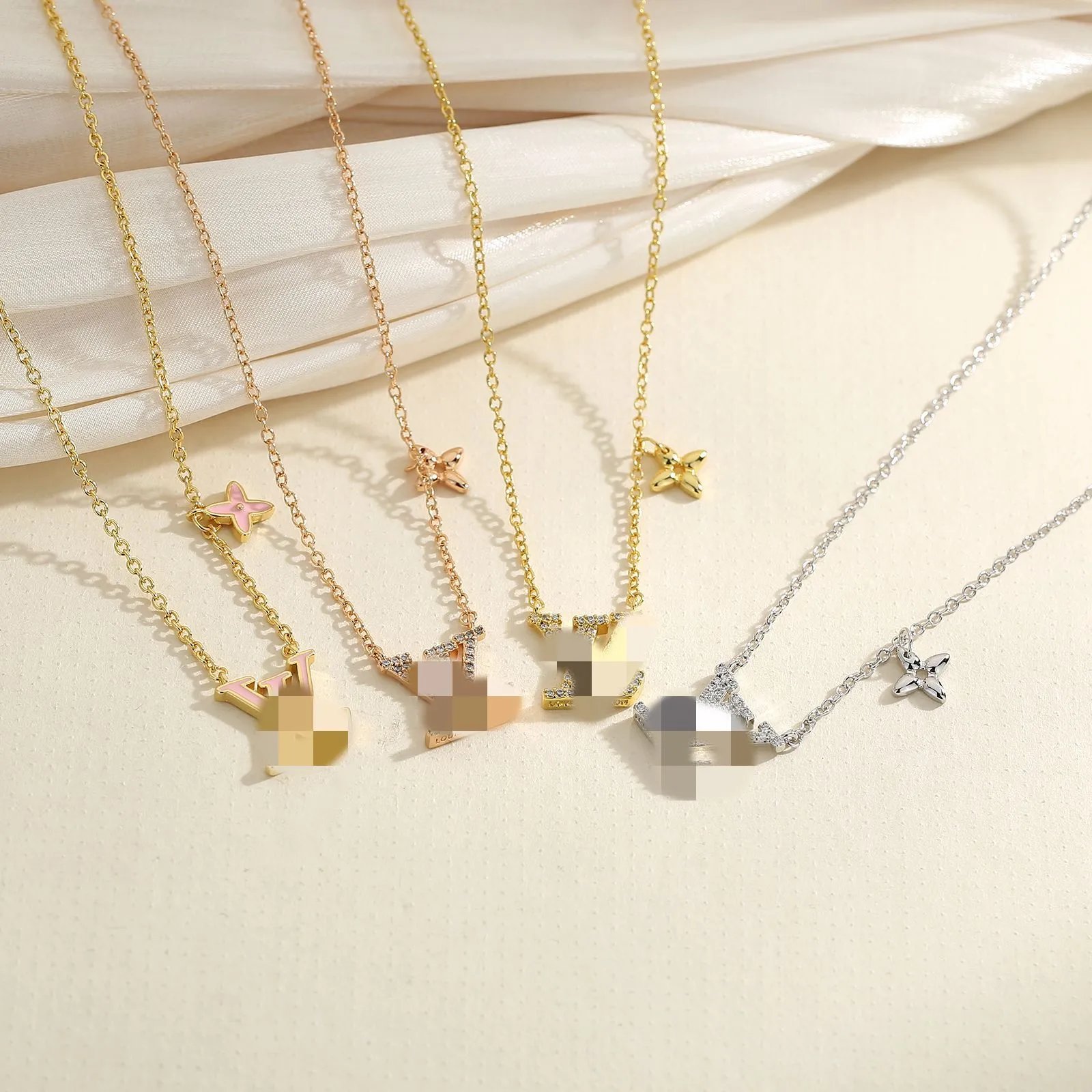Full Diamond Set Necklace with Case