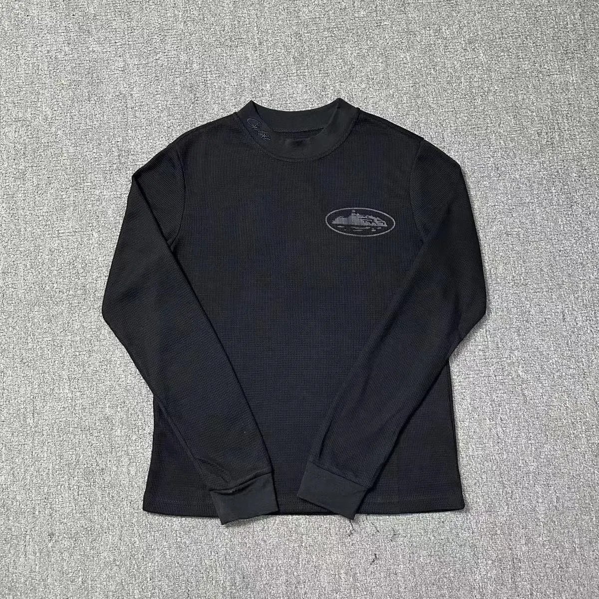 733 Black