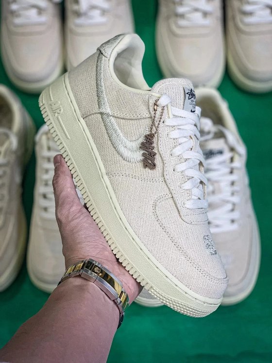 N599470H12 STUSSY X NK AIR FORCE 1 LOW Original cardboard, original last, customized hardware for heel