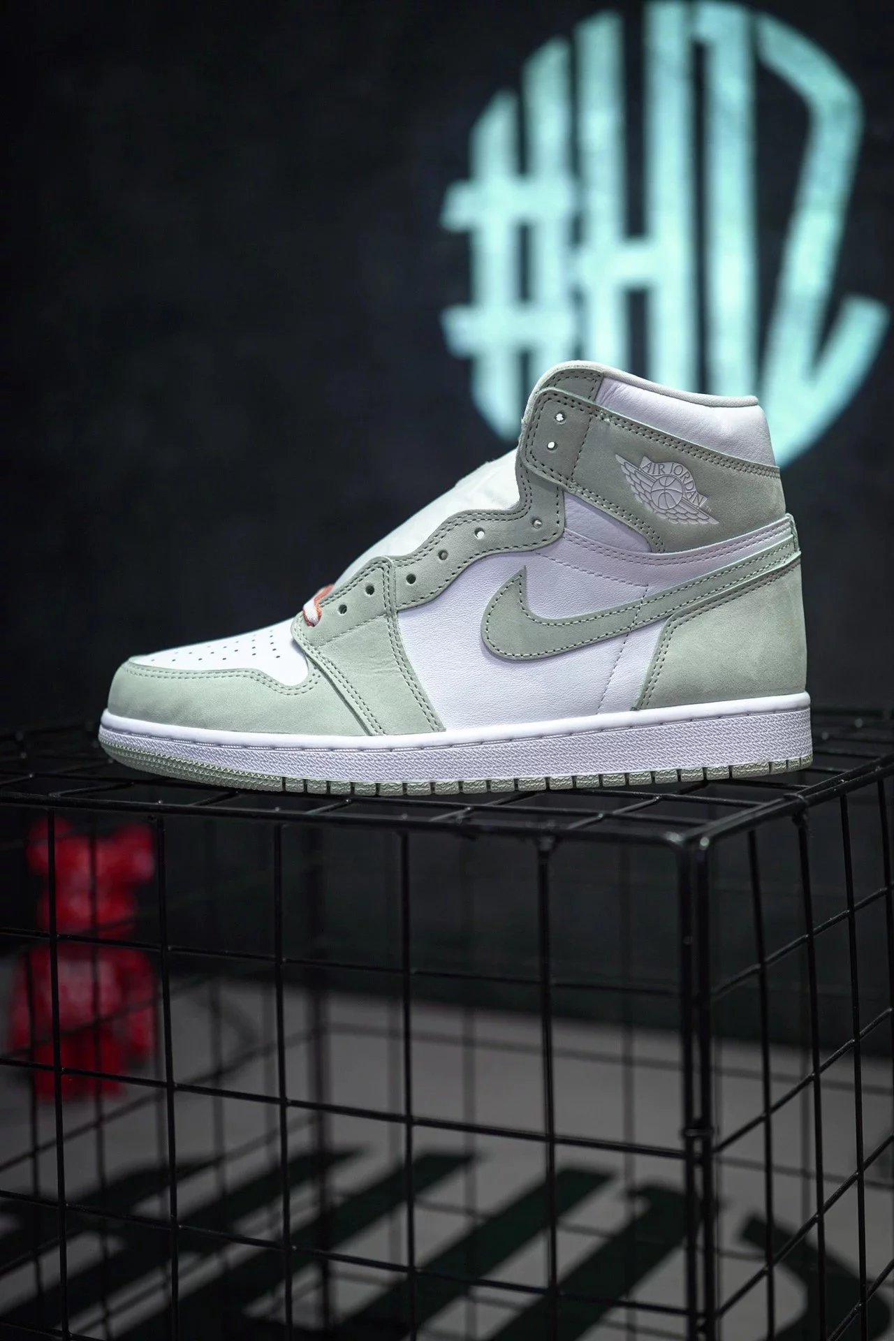 N399340【福利特价 Air Jordan 1 High "Seafoam" 白绿 鼠尾草】工厂赔本赚吆喝 用料绝不含糊 上手即享受质感 工艺方面大到整体鞋型 底线拉帮 小到针眼排布 原市
