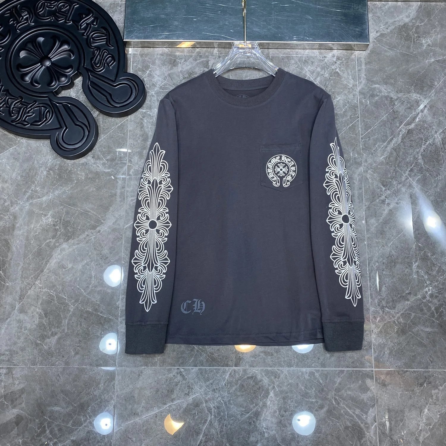 Long-Sleeved Round Neck Pure Cotton T-Shirt photo 4