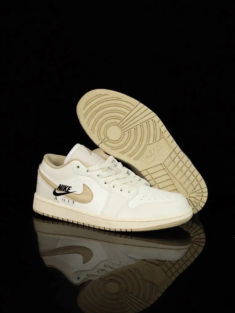 Low-Top Sneakers and Athletic Shoes photo 8