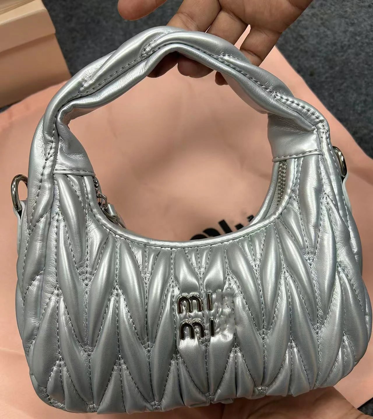 Cloud Bag Cross Shoulder Handbag photo 6