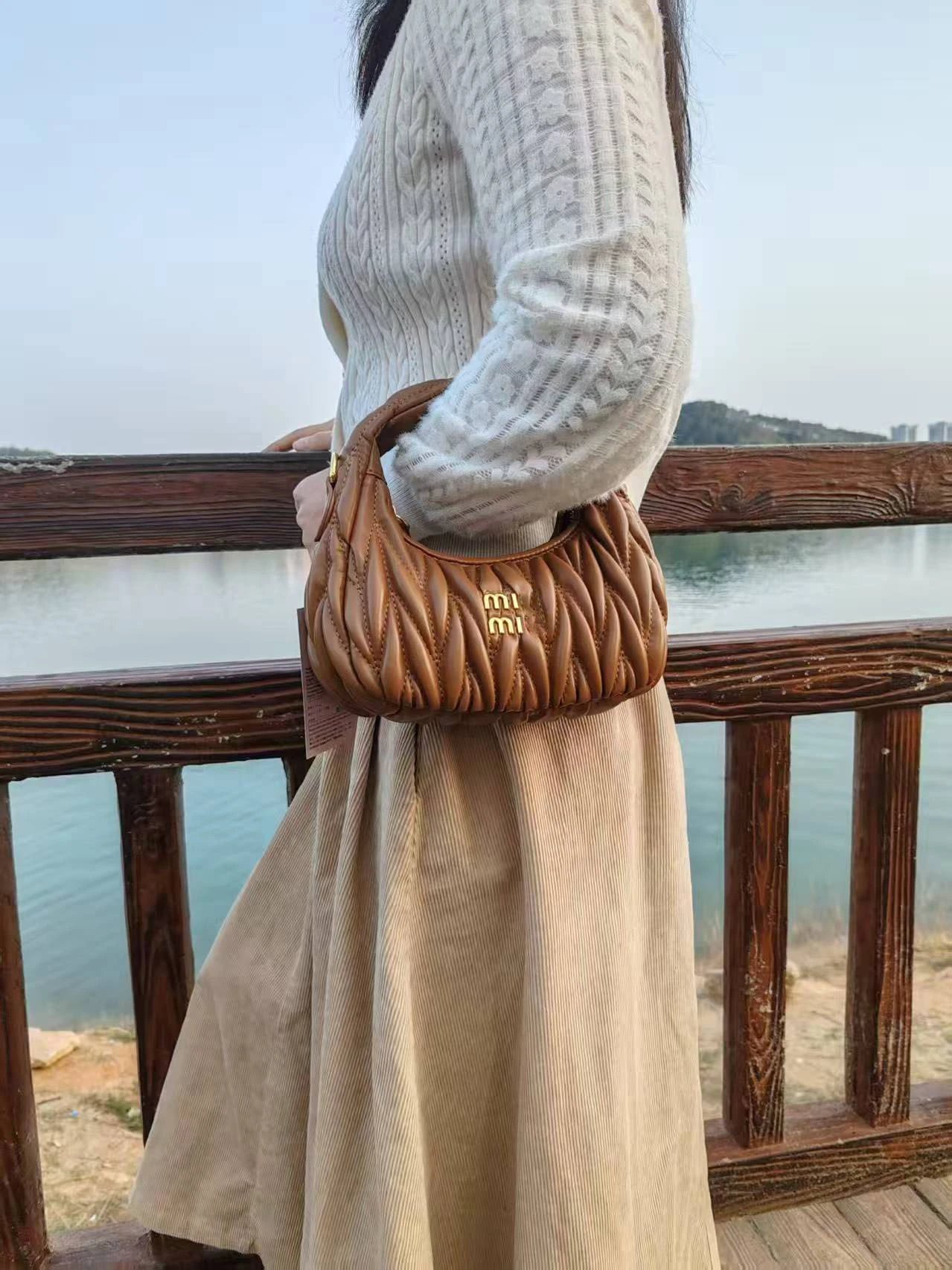Cloud Bag Cross Shoulder Handbag photo 8