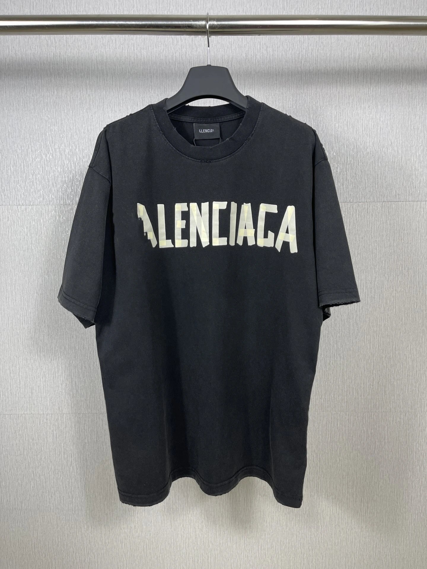 Trendy Short-Sleeved T-Shirt photo 3
