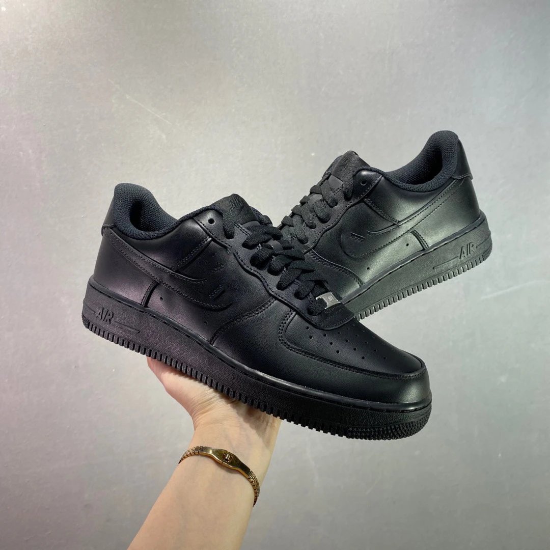 Nike Air Force 1 Low Triple Black Sneakers