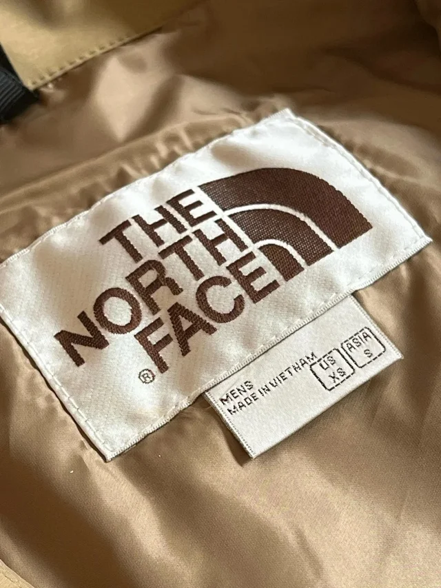 The North Face Down Jackets Hooded quilted puffer product detail image 6
