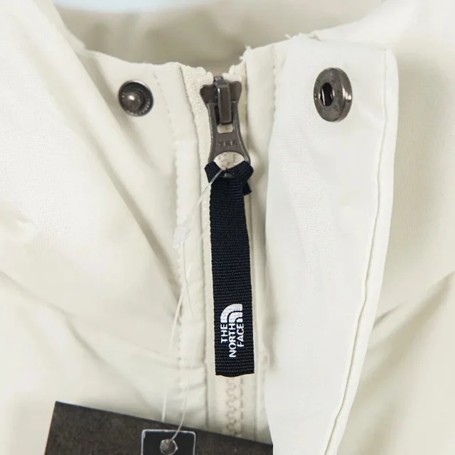 The North Face Down Jackets Hooded quilted puffer product detail image 5