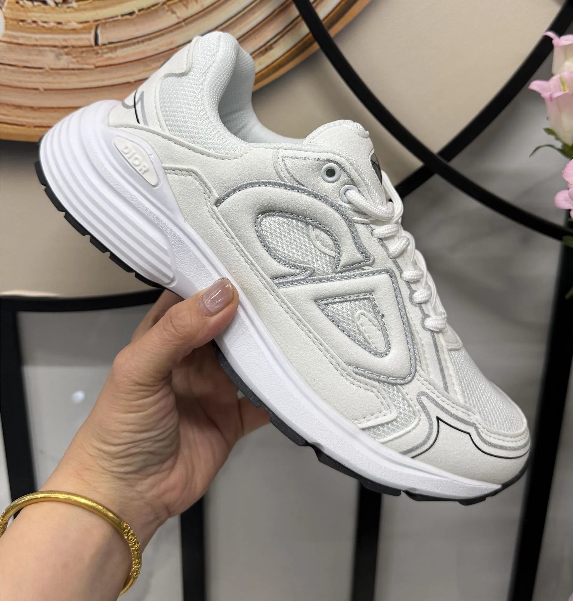 CD Beige White