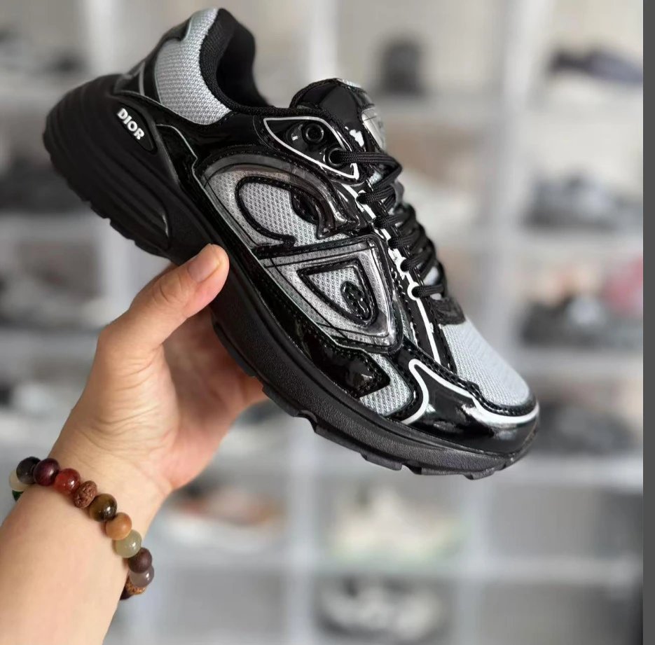 CD Black Gray