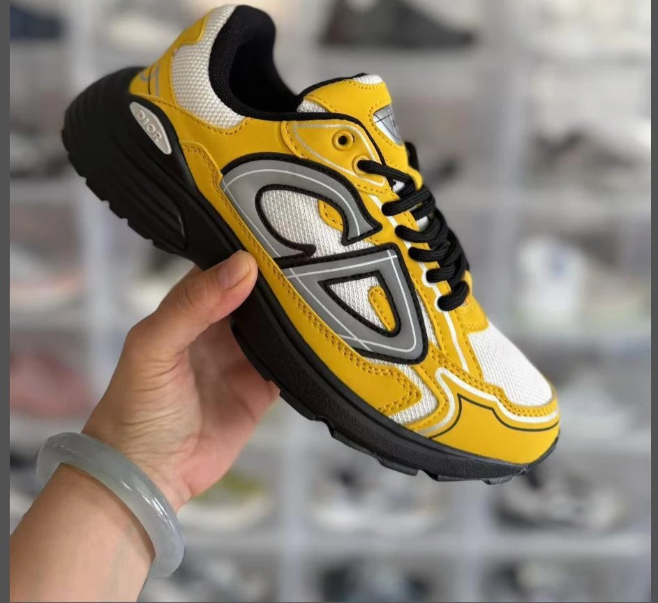 CD Yellow Black Sole
