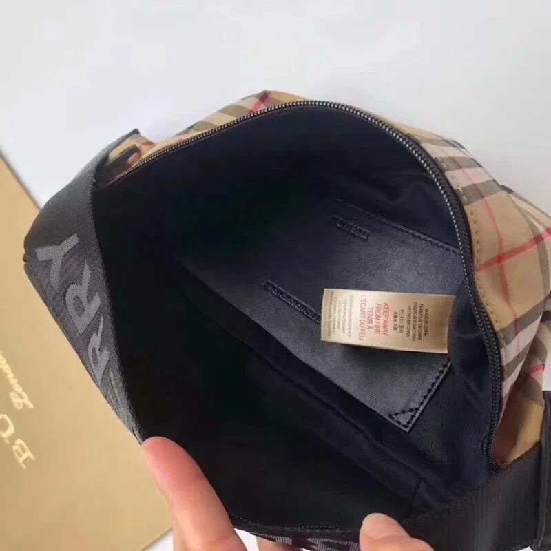BURBERRY巴宝莉男包时尚休闲帆布胸包挎包Bur轻便字母包B家格纹单肩包博柏利腰包 80101441 4