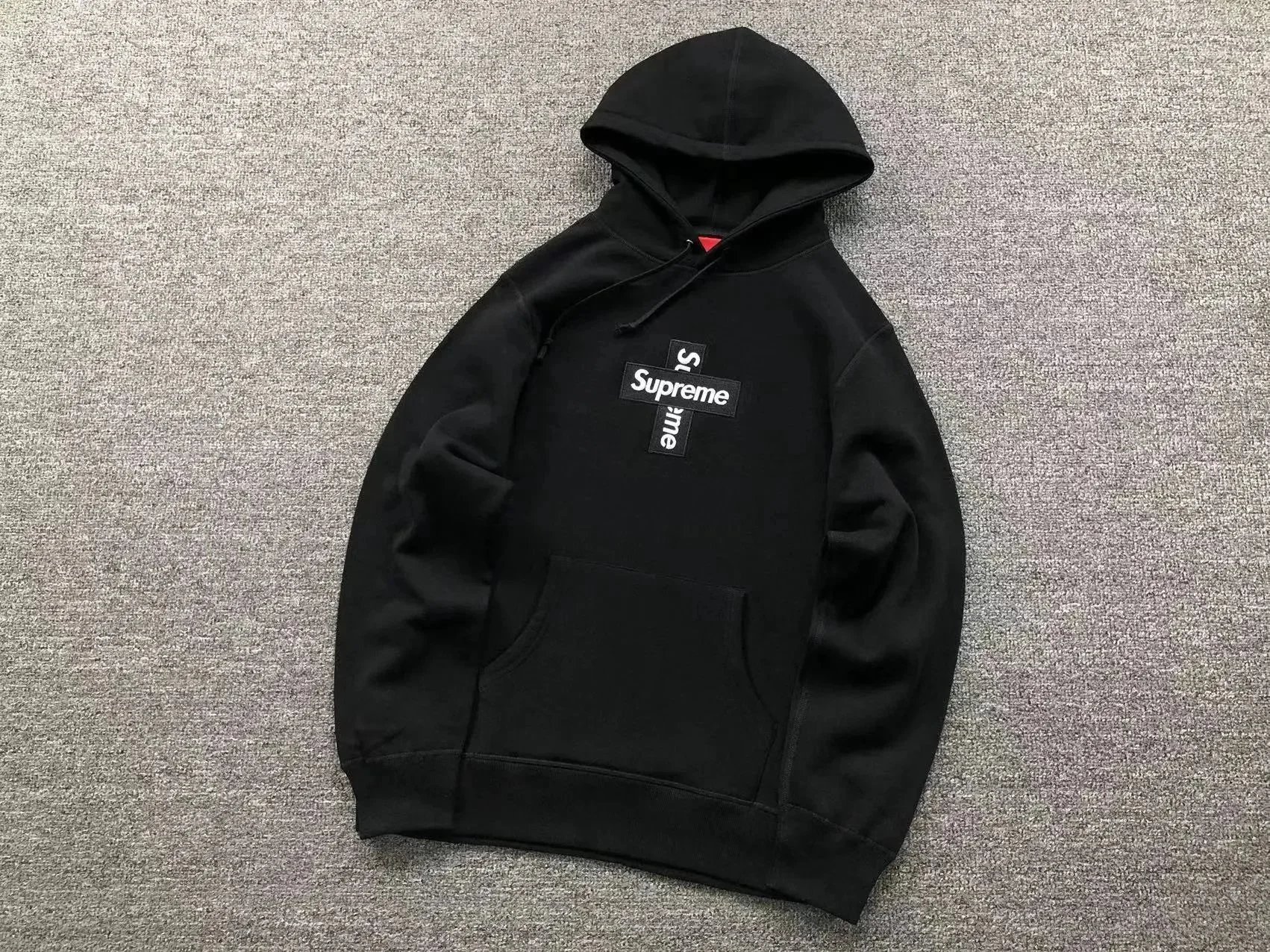 E527 # Cross Black