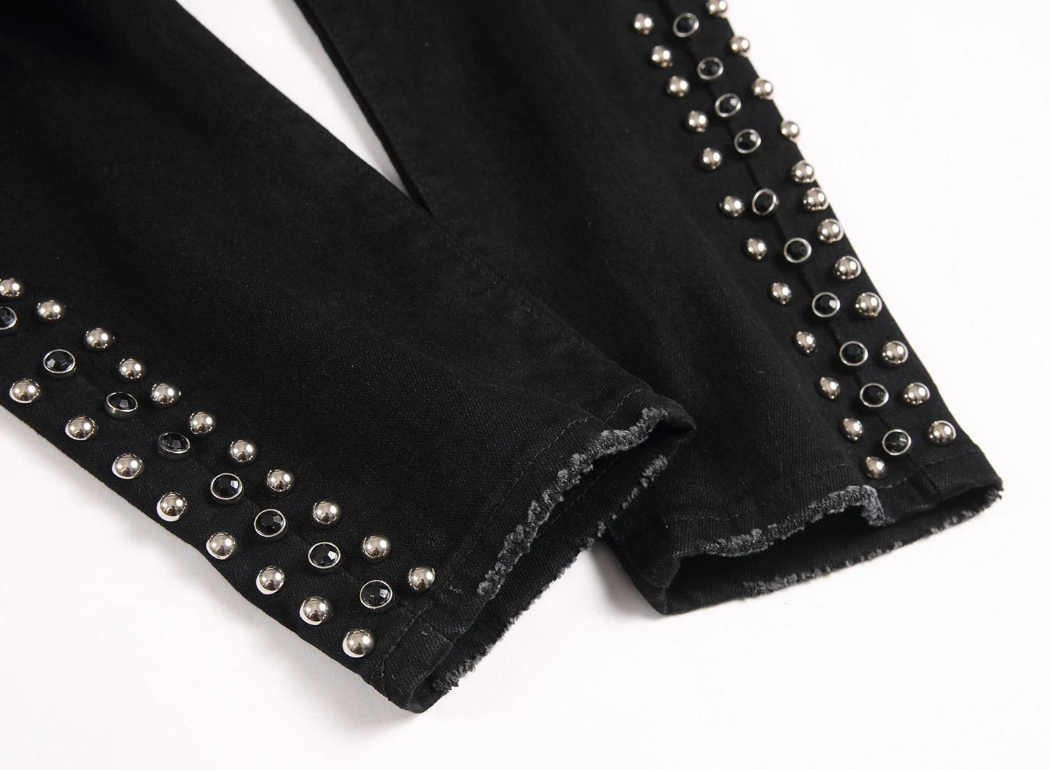 Philipp Plein Skull Embroidered Distressed Denim Jeans - 79