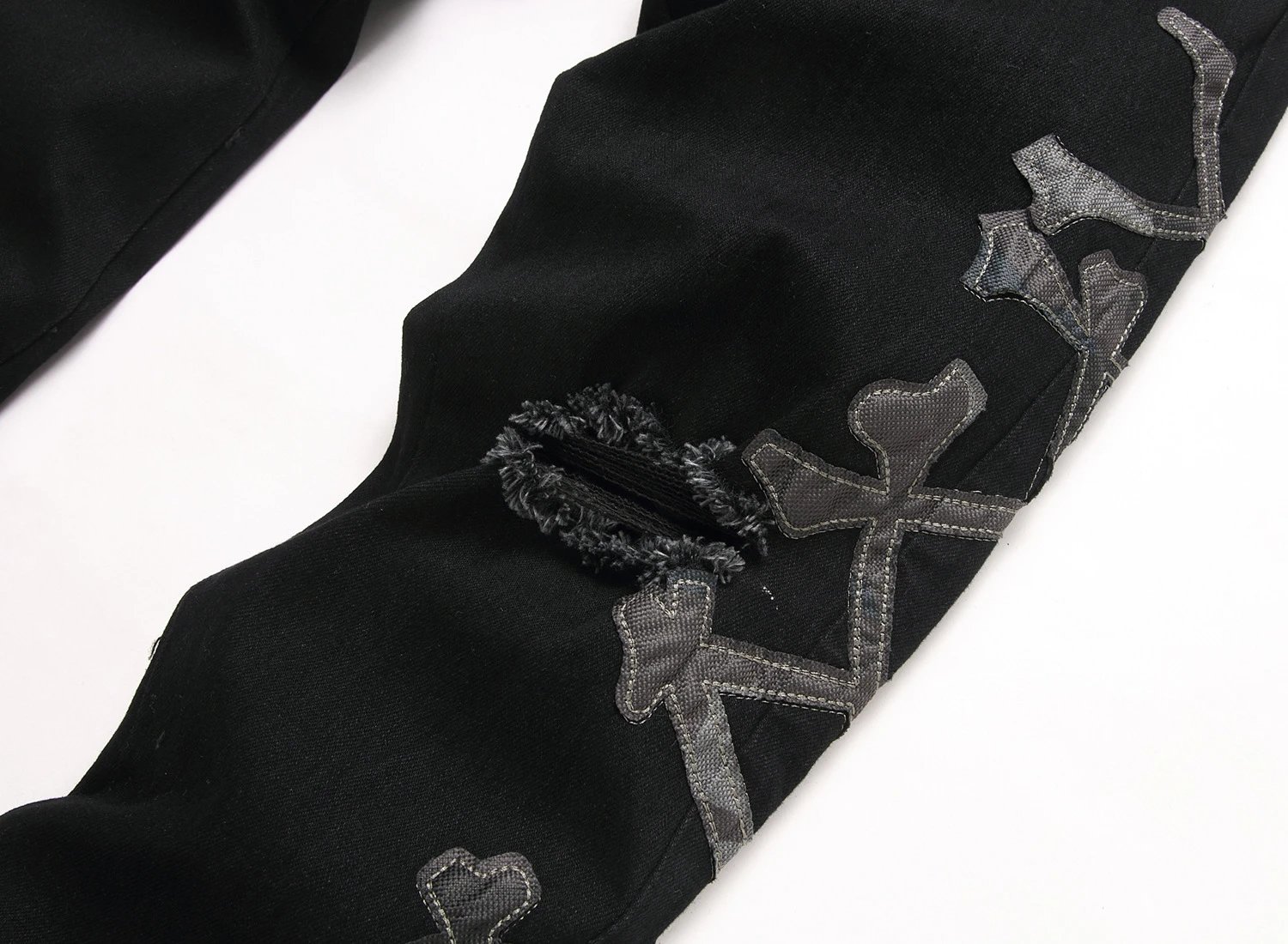 Philipp Plein Skull Embroidered Distressed Denim Jeans - 92