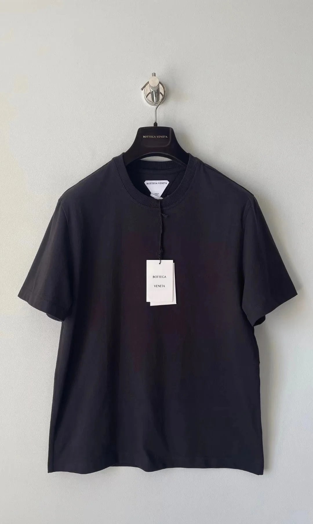 【 Instant delivery in stock 】 BV old money style short sleeved shirt with reversed small logo on the cuffs, low-key luxury with connotation, made of high weight fabric