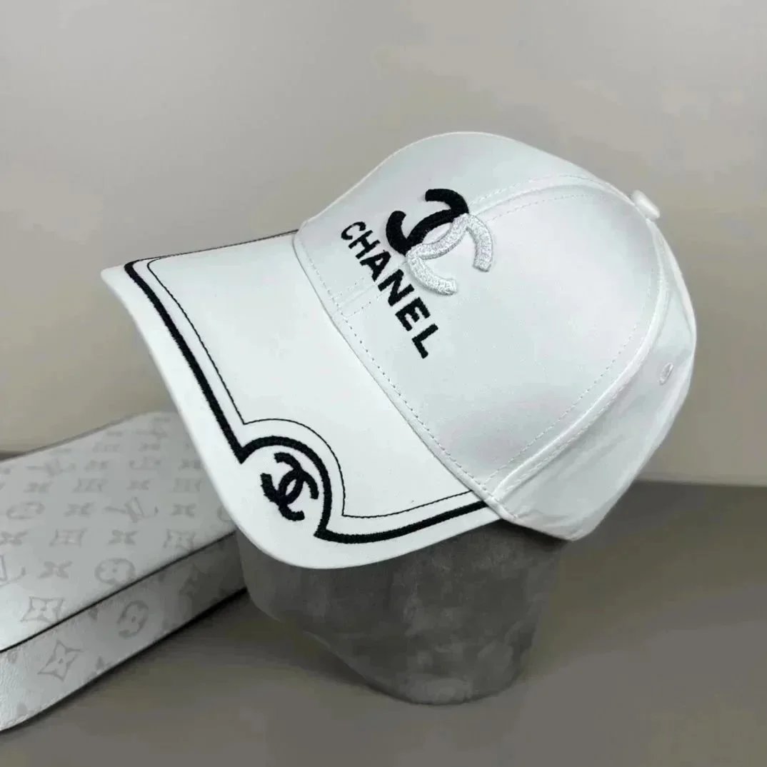 Chanel Hats Logo-embroidered baseball caps and bucket — 39