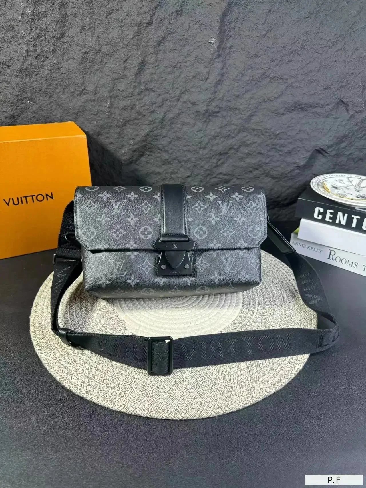 Louis Vuitton Crossbody Bags Monogram bag — 21