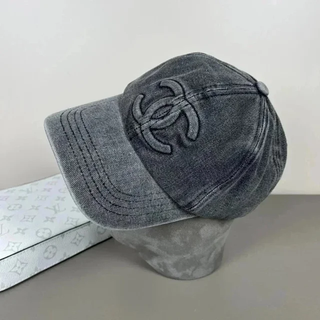 Chanel Hats Logo-embroidered baseball caps and bucket product detail image 3