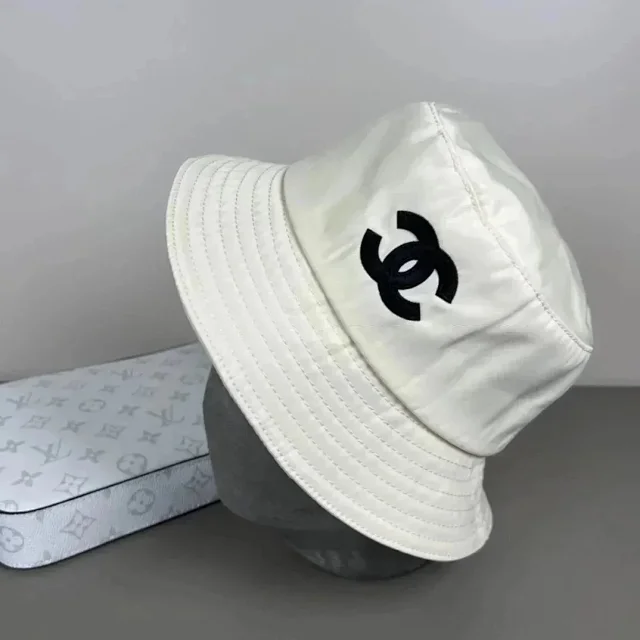 Chanel Hats Logo-embroidered baseball caps and bucket product detail image 4