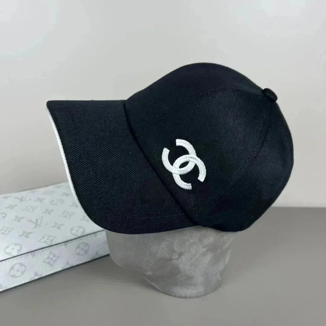 Chanel Hats Logo-embroidered baseball caps and bucket — 36