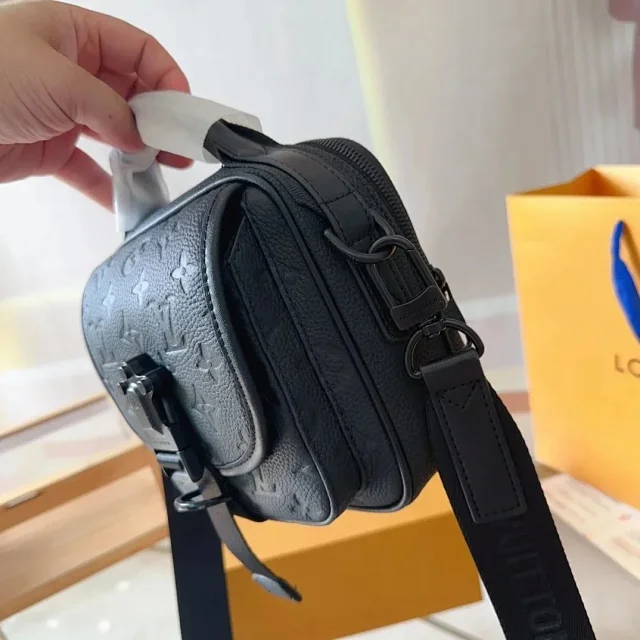 Louis Vuitton Crossbody Bags Monogram bag product detail image 3
