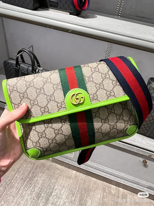 Louis Vuitton Crossbody Bags Monogram bag product detail image 4