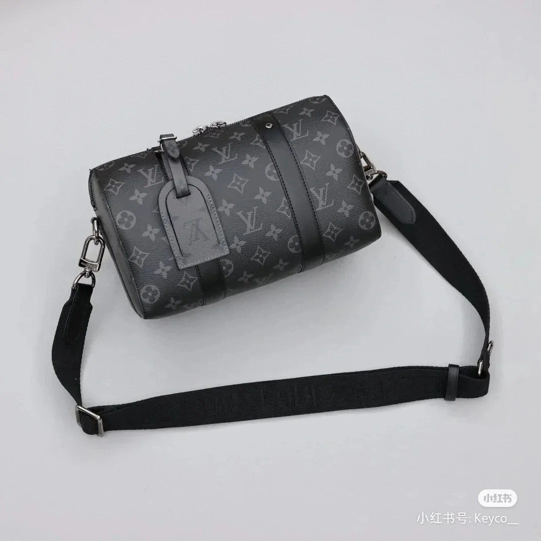 Louis Vuitton Crossbody Bags Monogram bag — 5