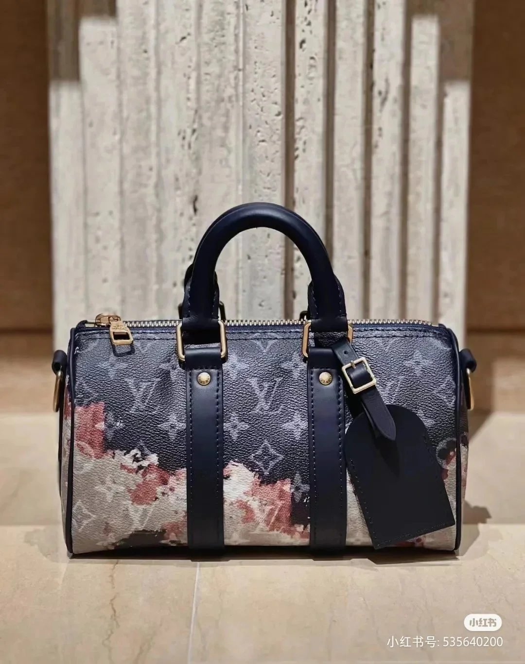 Louis Vuitton Crossbody Bags Monogram bag — 26 (25cm)