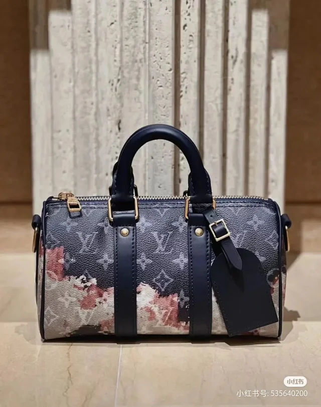 Louis Vuitton Crossbody Bags Monogram bag product detail image 10